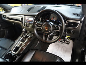 Porsche Macan thumbnail