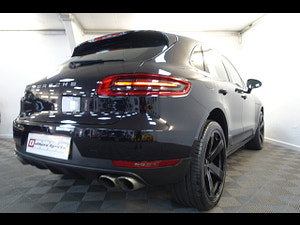 Porsche Macan thumbnail