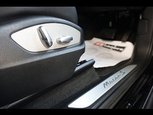 Porsche Macan thumbnail