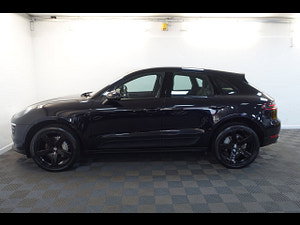 Porsche Macan thumbnail