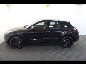 Porsche Macan thumbnail