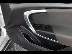 Vauxhall Insignia thumbnail
