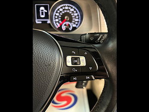 Volkswagen Golf thumbnail