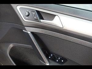 Volkswagen Golf thumbnail