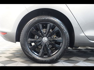 Volkswagen Golf thumbnail