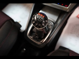 Volkswagen Golf thumbnail