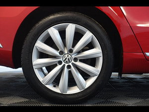Volkswagen Passat thumbnail