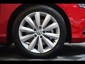 Volkswagen Passat thumbnail