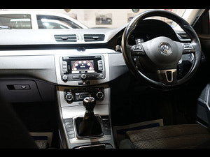 Volkswagen Passat thumbnail