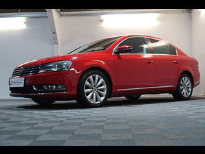 Volkswagen Passat thumbnail