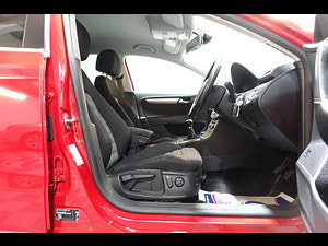 Volkswagen Passat thumbnail