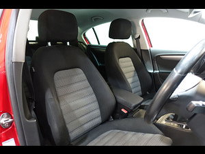 Volkswagen Passat thumbnail