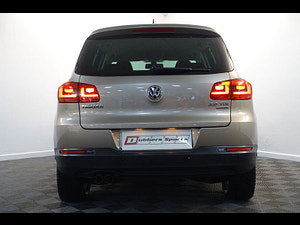 Volkswagen Tiguan thumbnail
