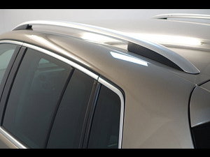 Volkswagen Tiguan thumbnail