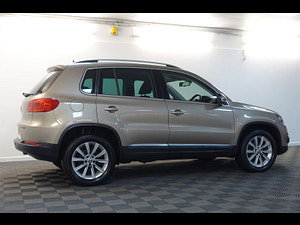 Volkswagen Tiguan thumbnail