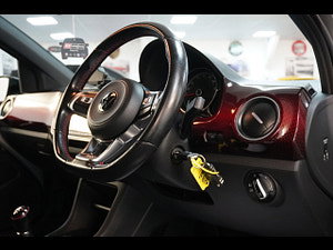Volkswagen up! thumbnail