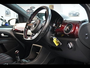 Volkswagen up! thumbnail