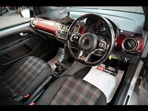 Volkswagen up! thumbnail