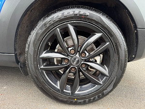 MINI Countryman thumbnail
