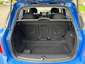 MINI Countryman thumbnail