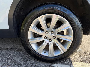 Land Rover Discovery Sport thumbnail