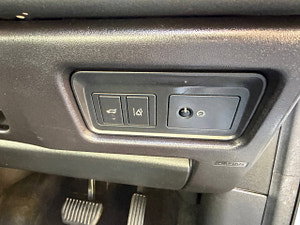 Land Rover Discovery Sport thumbnail