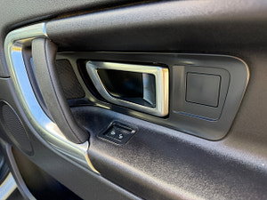 Land Rover Discovery Sport thumbnail