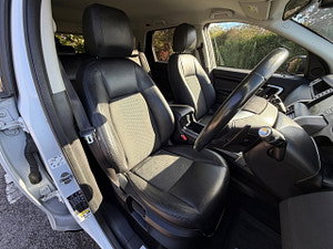 Land Rover Discovery Sport thumbnail