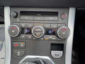 Land Rover Range Rover Evoque thumbnail