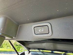 Land Rover Range Rover Sport thumbnail