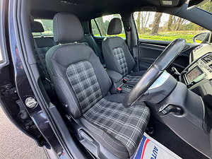 Volkswagen Golf thumbnail
