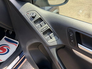 Volkswagen Tiguan thumbnail