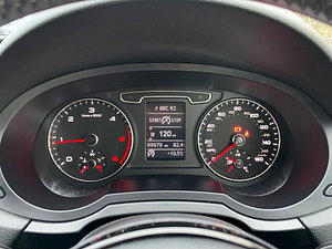 Audi Q3 thumbnail