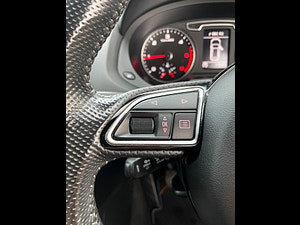 Audi Q3 thumbnail