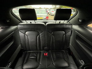 Audi Q7 thumbnail
