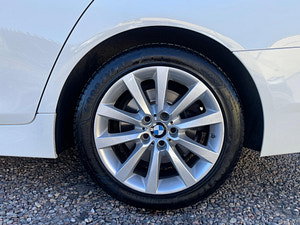BMW 5 Series thumbnail