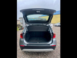 BMW X1 thumbnail