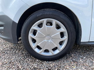 Ford Transit Courier thumbnail