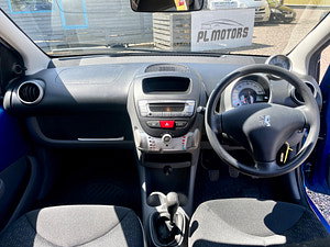 Peugeot 107 thumbnail