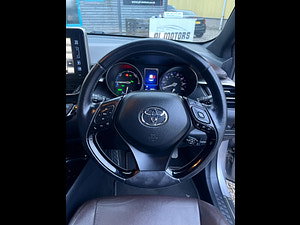 Toyota C-HR thumbnail