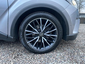 Toyota C-HR thumbnail