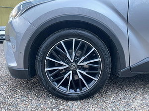 Toyota C-HR thumbnail