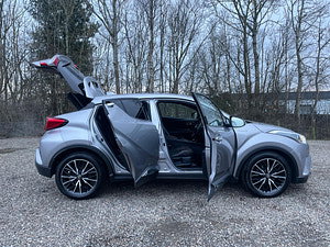 Toyota C-HR thumbnail