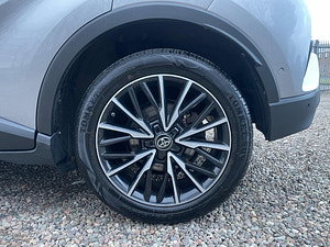 Toyota C-HR thumbnail