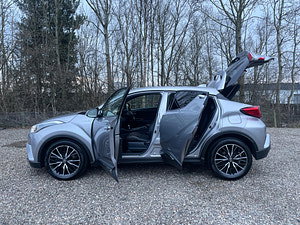Toyota C-HR thumbnail