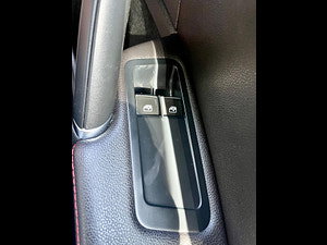 Volkswagen Golf thumbnail