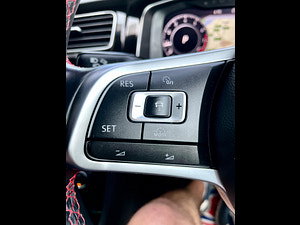 Volkswagen Golf thumbnail