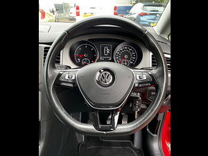 Volkswagen Golf SV thumbnail