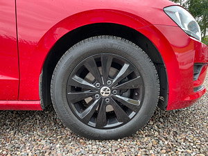 Volkswagen Golf SV thumbnail