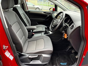 Volkswagen Golf SV thumbnail